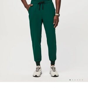 NWT Forest Green Figs Scrub Bottoms